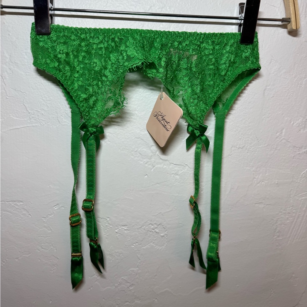 NWT AGENT PROVOCATEUR GREEN LACE GARTER BELT XS